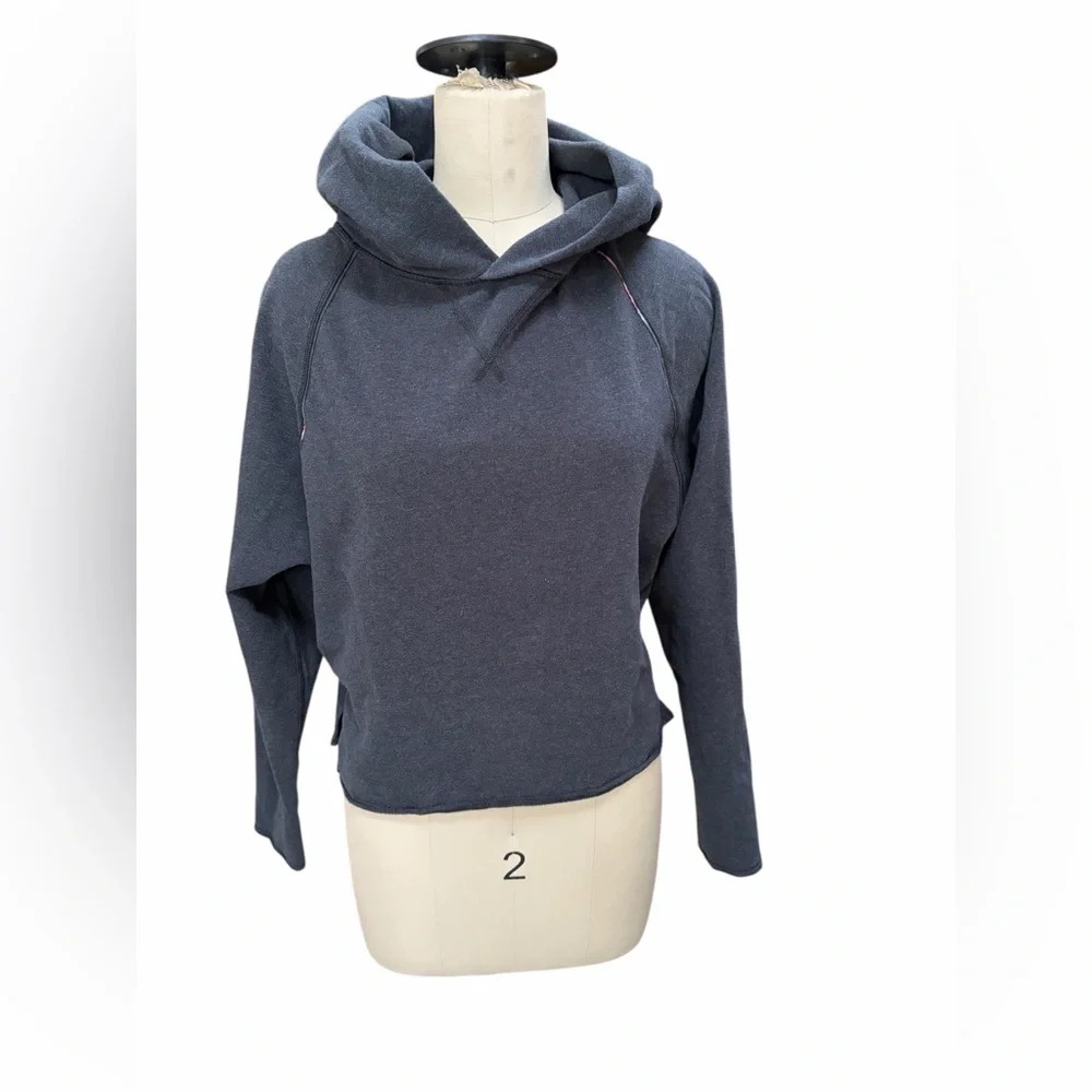 Lululemon woman's cropped‎ hoodie